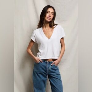 🆕👚🤍Perfectwhitetee🤍👚Alanis Recycled Cotton V Neck Tee in White Size Large